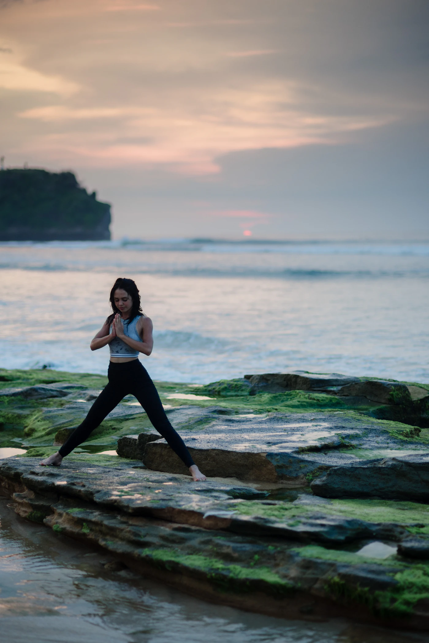 Yoga, bevor die Sonne ganz oben ist